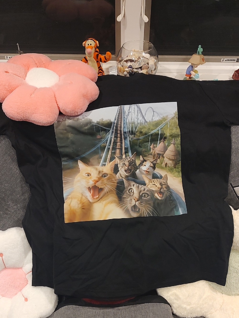 Multiple Cats On A  Roller Coaster Graphic T-Shirt Size XL